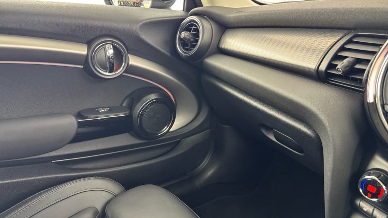 MINI Hatchback 1.5 Cooper Exclusive II 3dr Petrol Hatchback